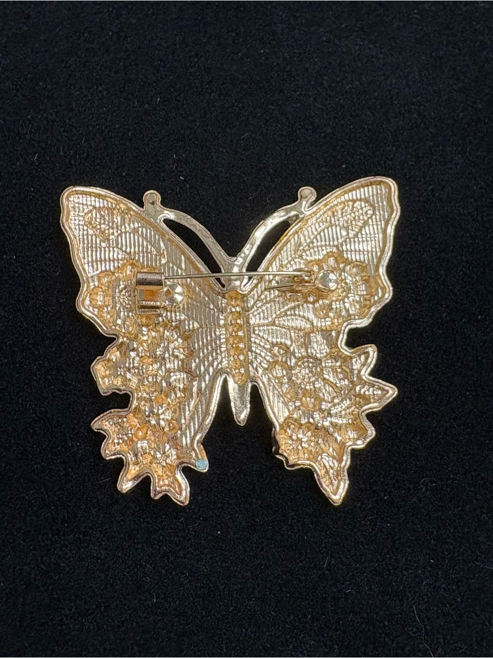Enamel butterfly brooch. Gold tone. - Picture 2 of 2